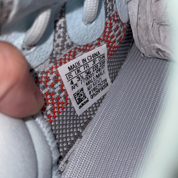 adidas Yeezy Boost 350 V2 Blue Tint - Picture 5 of 5